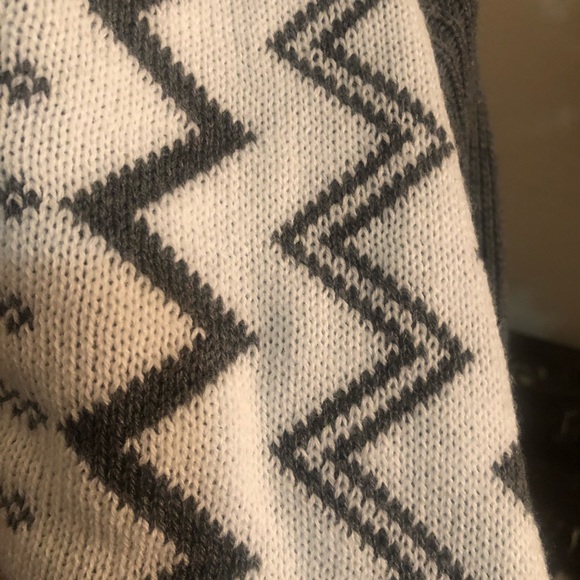 Looking for something for your winter wardrobe? - Picture 3 of 5